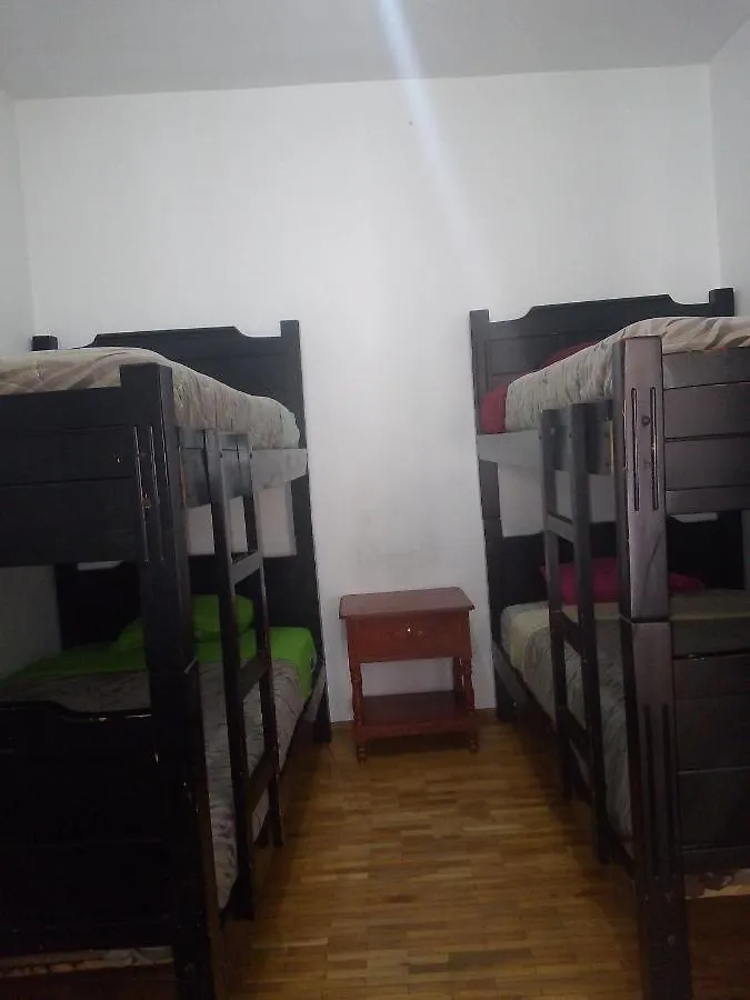 Escocie - Vargas Quito Hostel