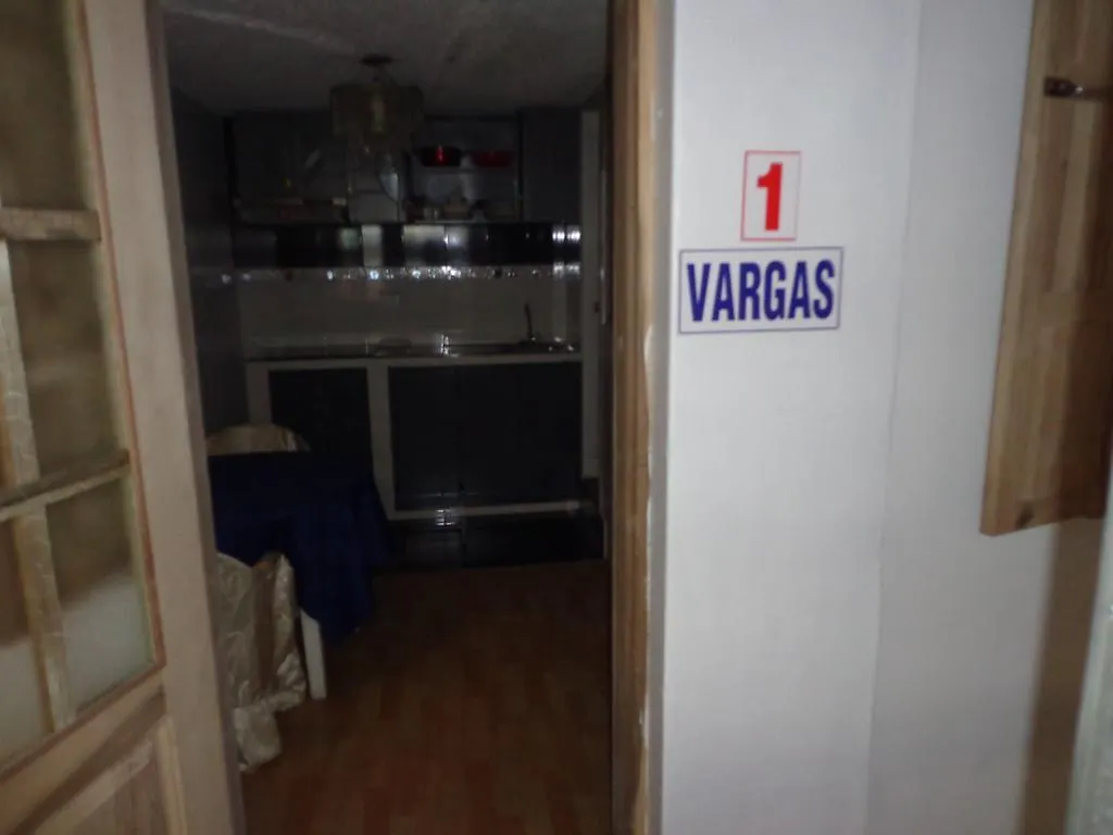 Escocie - Vargas Quito Hostal